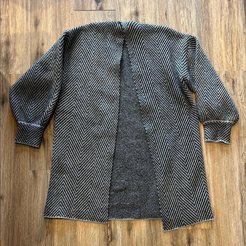 Women's Black and Grey Cardigan Sweater
